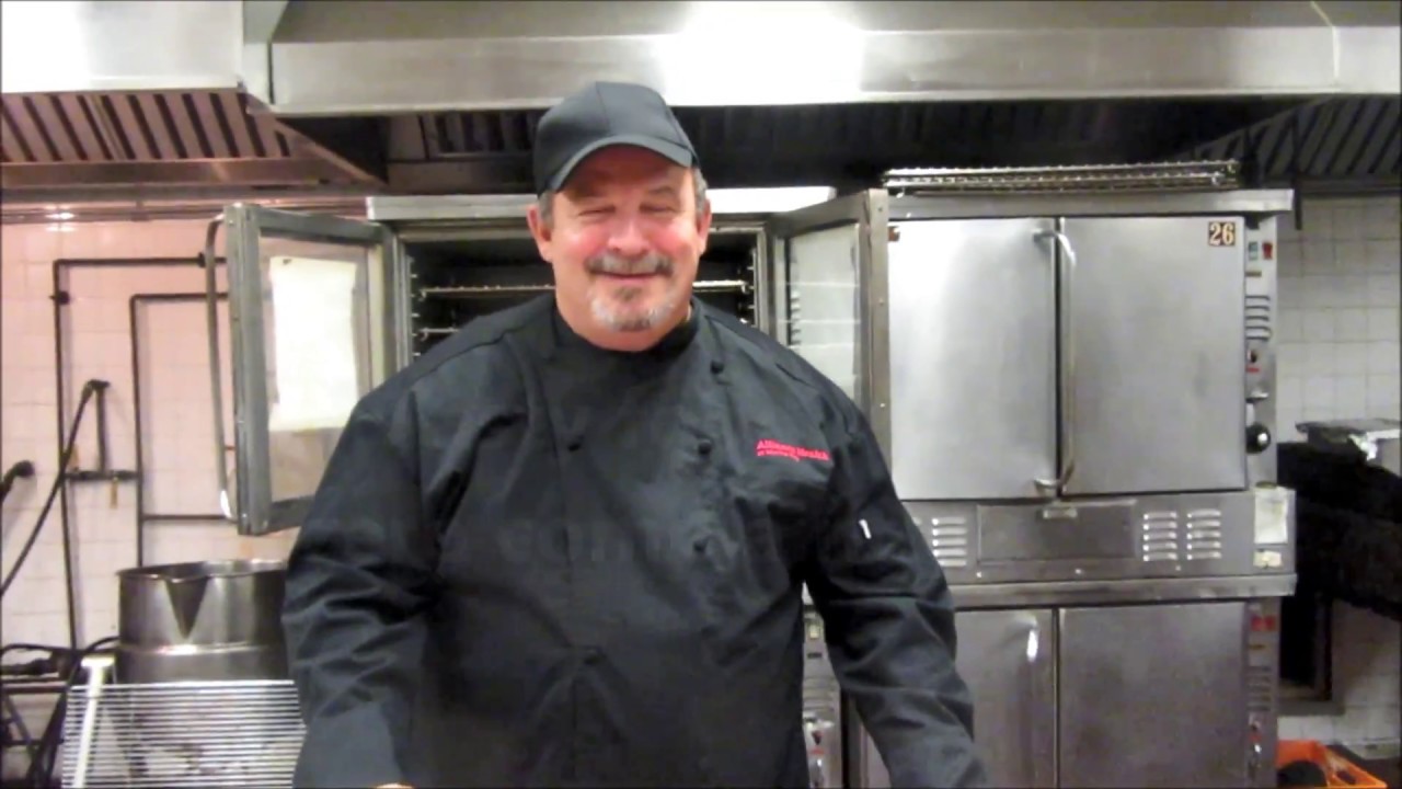 A tasty lunch for nursing home residents