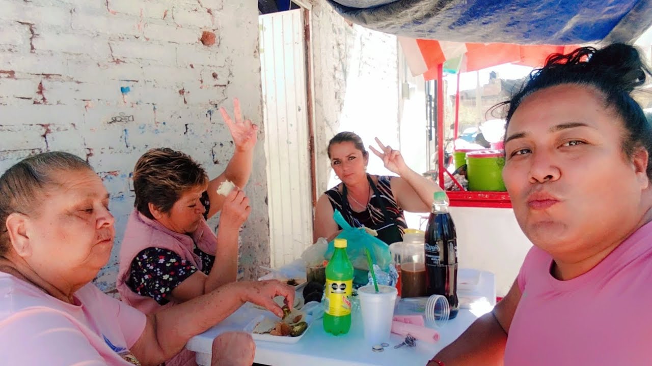 aquí almorzando con el clan de las chimuelas