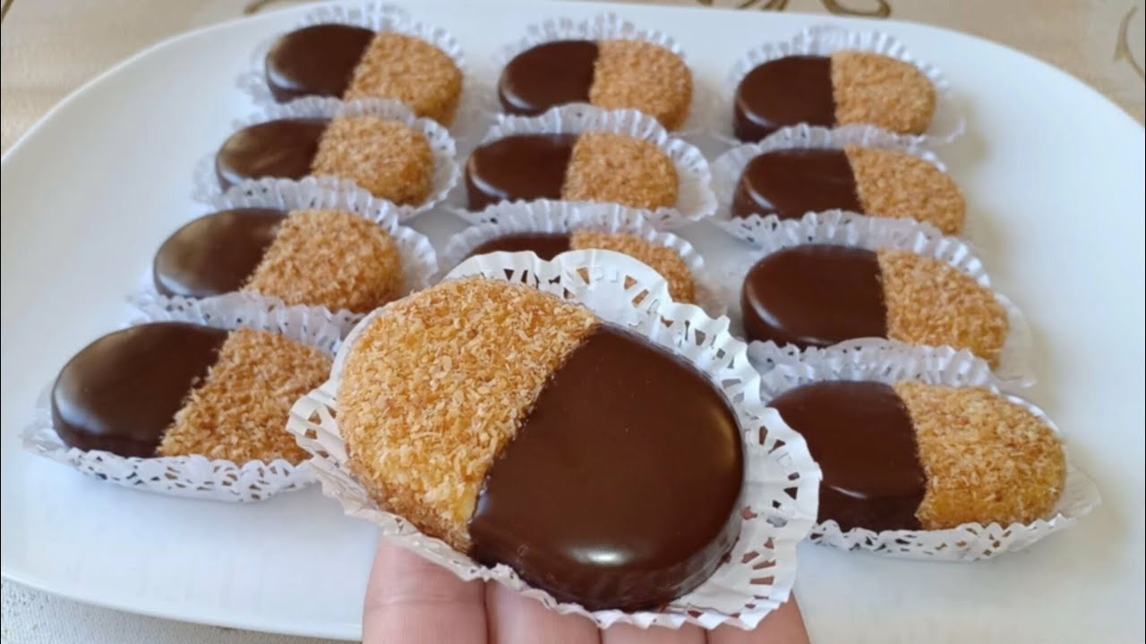 حلوة جافة لذيذة جداً بديكور بسيط و راقي و كمية كبيرة
