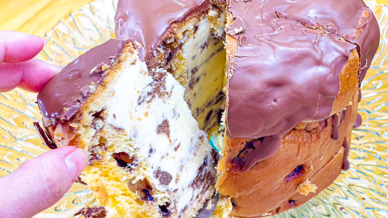 PANETONE RECHEADO COM SORVETE SOBREMESA PERFEITA PARA O NATAL