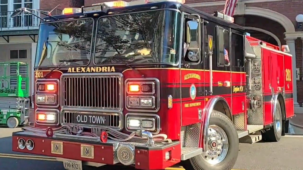 Alexandria Fire Department Engine 201 Responding