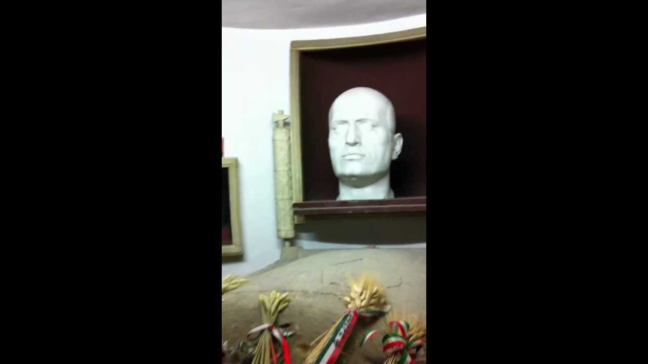 DUCE MUSSOLINI PREDAPPIO CRIPTA