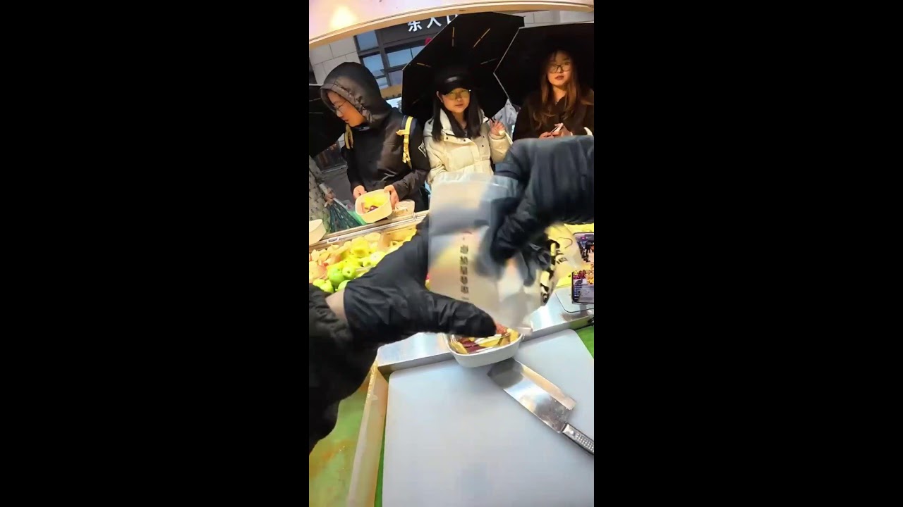 Delicious food live
