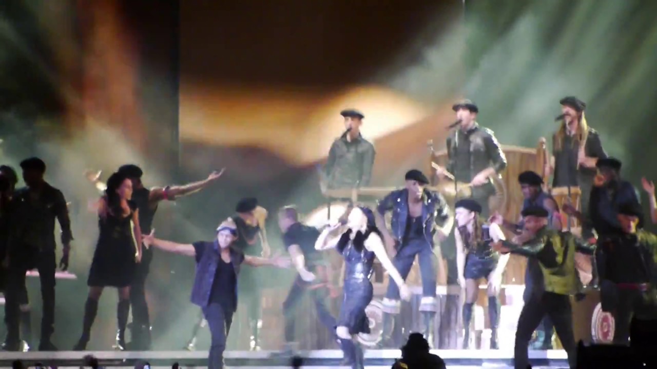 Madonna MDNA Tour Opening Nigth 2012 - Open Your Heart