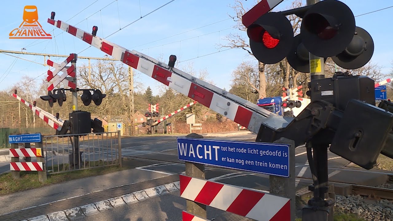 DUTCH RAILROAD CROSSING - Maarsbergen - Woudenbergseweg