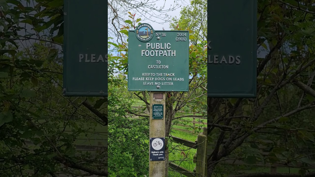 iconic 2 public footpath sign