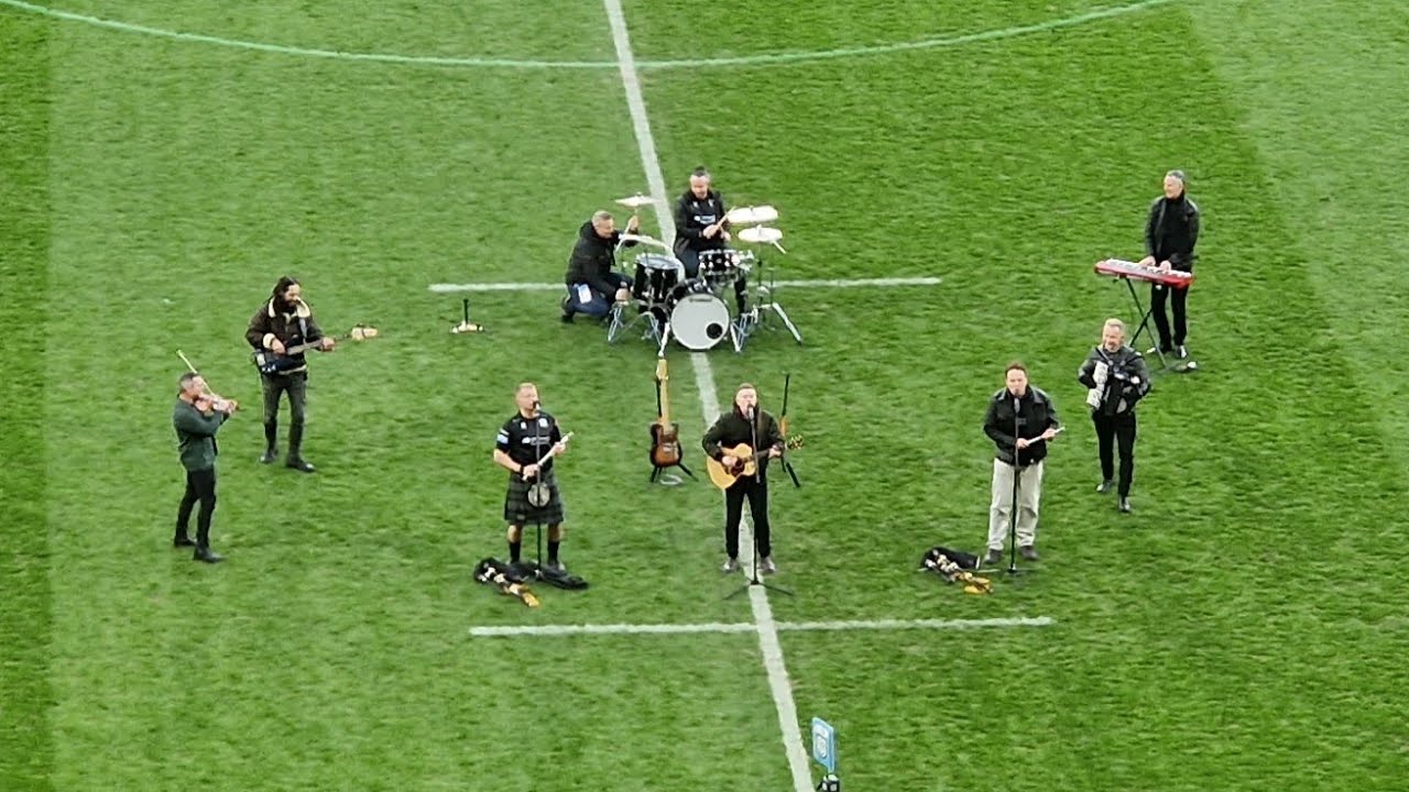 SKERRYVORE @ HAMPDEN. Scottish folk band perform 'Take My Hand' at 1872 Cup rugby match (22.12.2024)