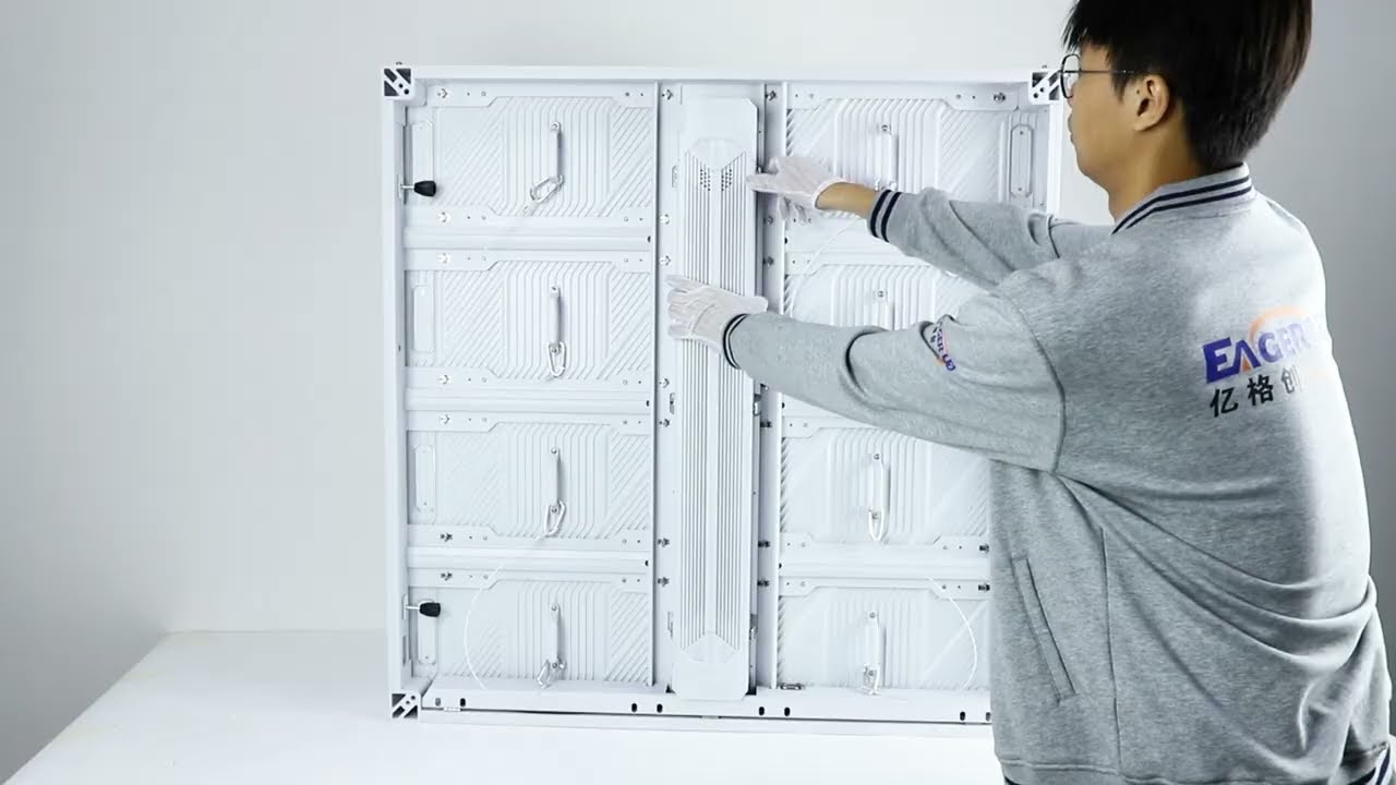 EA1000F2 Series 1000x1000mm Outdoor Advertising LED Screen P3.91 | EagerLED LED Display Factory