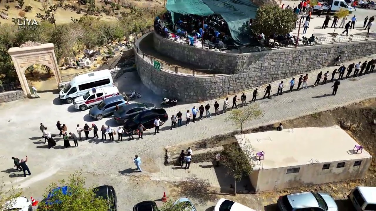 Balveren'de 300 Yıllık Mezarlık Geleneği | Drone Görüntüleri
