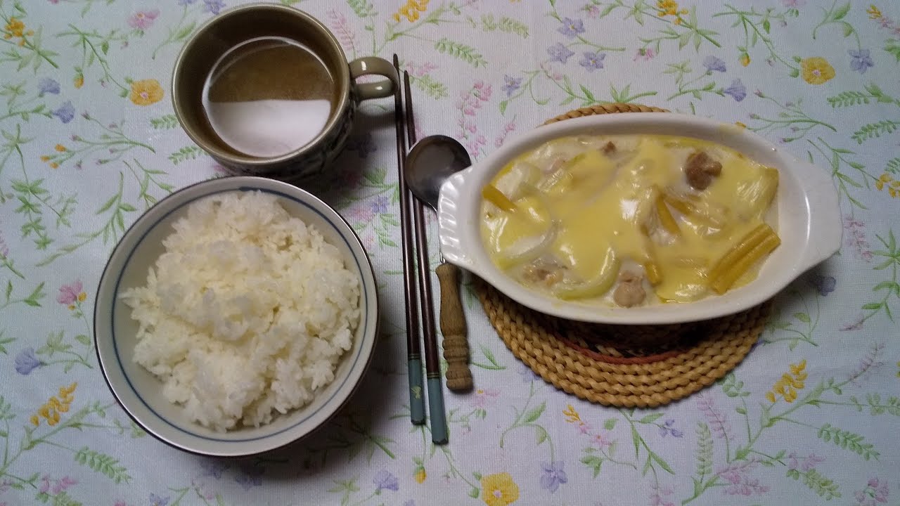 夕食🌃🍚マカロニグラタンgratin🧅OnionSoupスープ🧅食べたのでサムネにしました😋👍✨外はSnow大雪吹雪🌨️❄☃️😳✨
