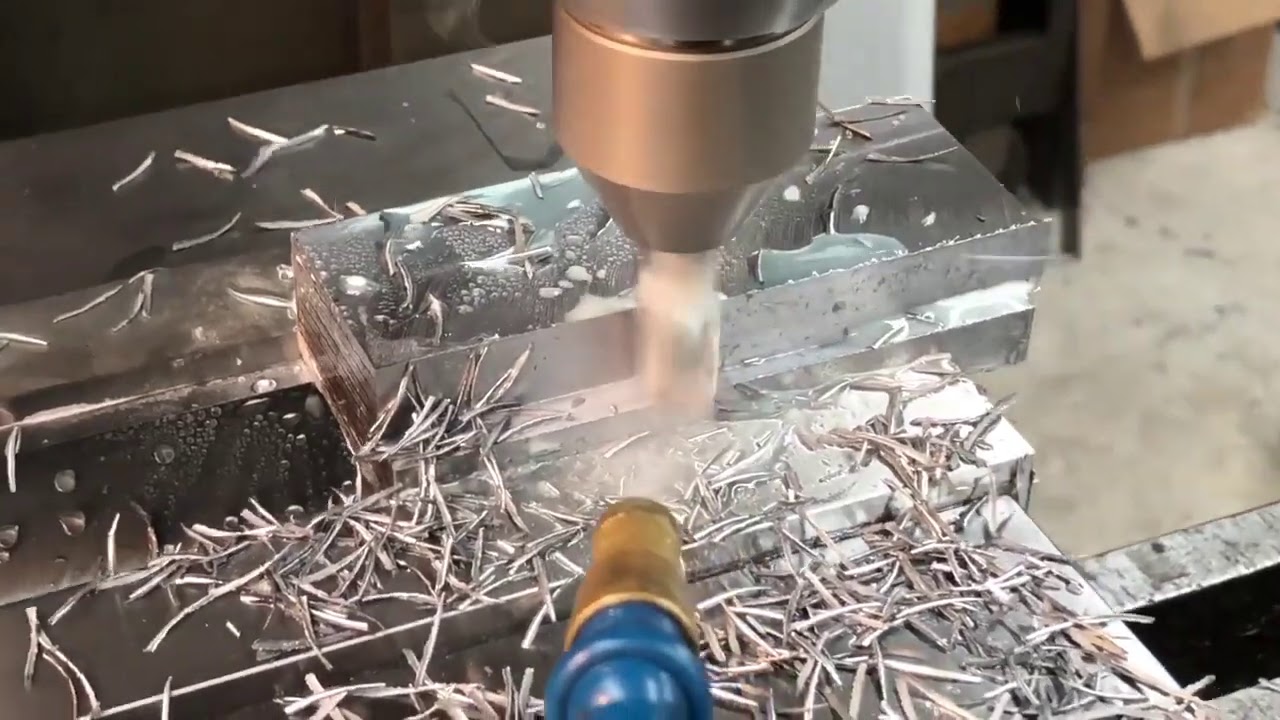End mill cutter vertical milling machine operation