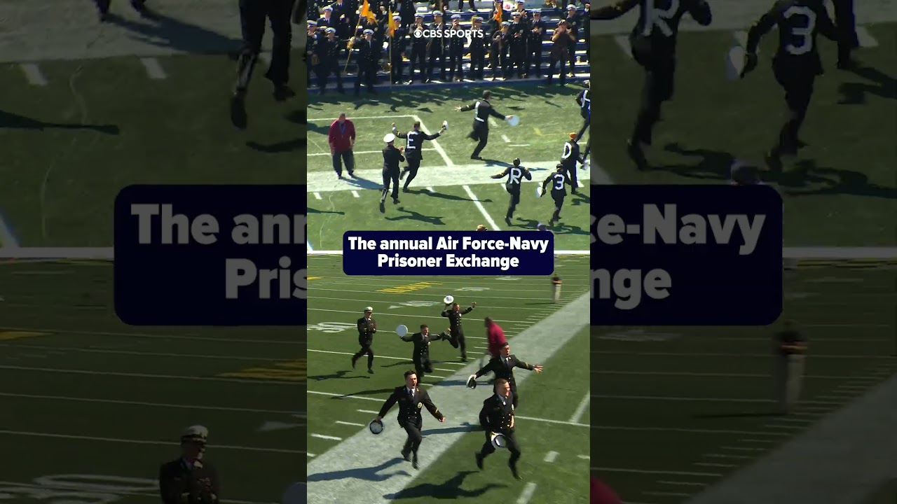 What a moment between Air Force-Navy 🫡