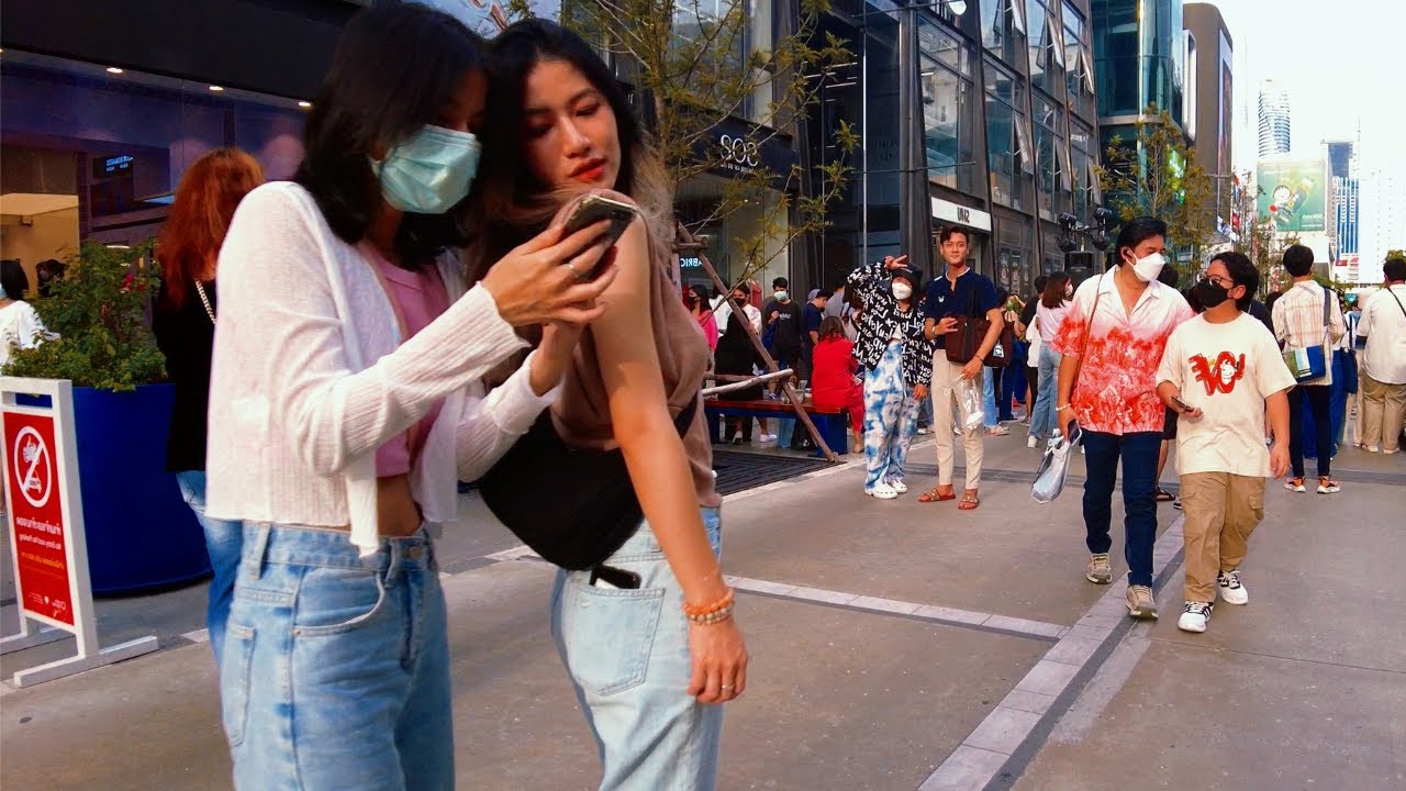 【🇹🇭4K】Пешеходная улица Сиам-сквер в Бангкоке, субботняя атмосфера | июль 2022 г.