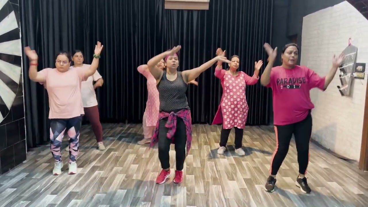 Dance fitness/ Choreography by Priti Pandey/ oonchi nichi hai dagariya/ zumba