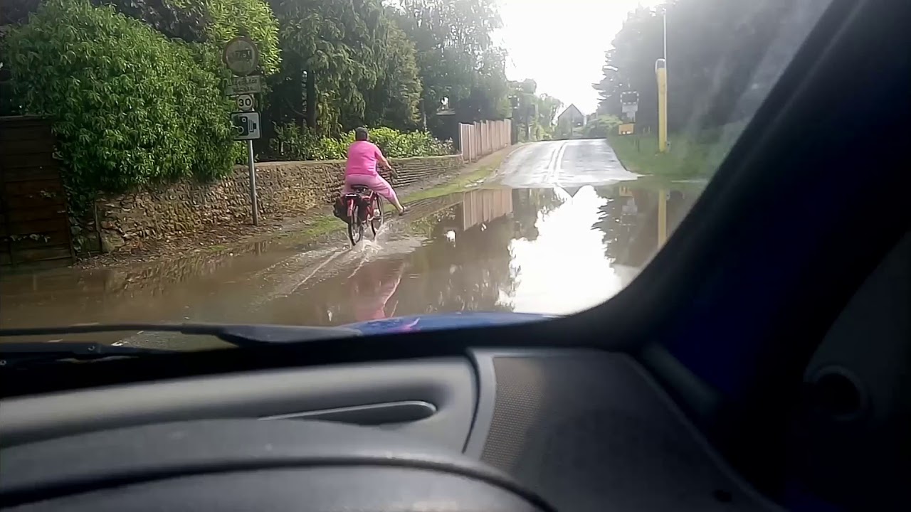 Driving through 2ft puddle in Littlehampton Floods 28/05/18 | OK NEWS