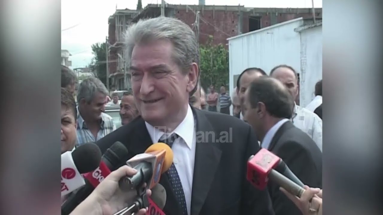 Sali Berisha në Kavajë për turin e projekteve në infrastrukturën rrugore-(28 Gusht 2006)