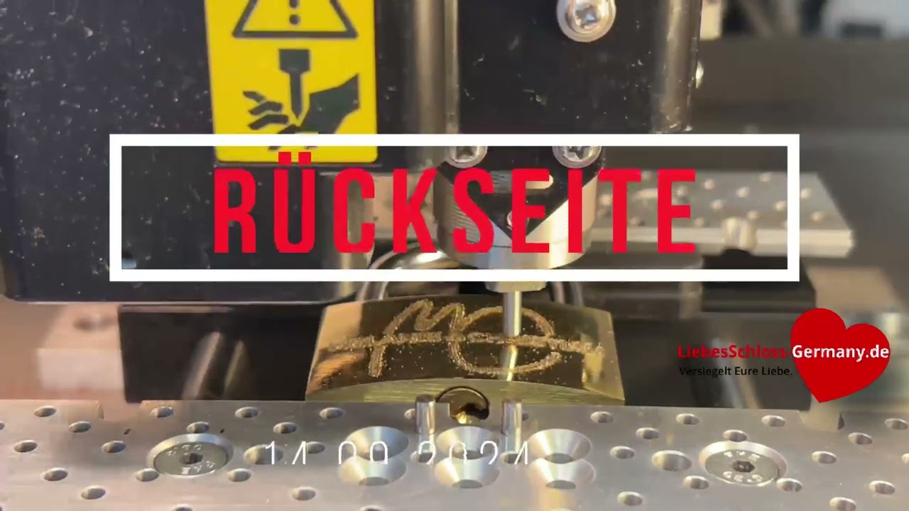 Vergoldetes Liebesschloss poliert für Melanie & Christian am 14.09.2024