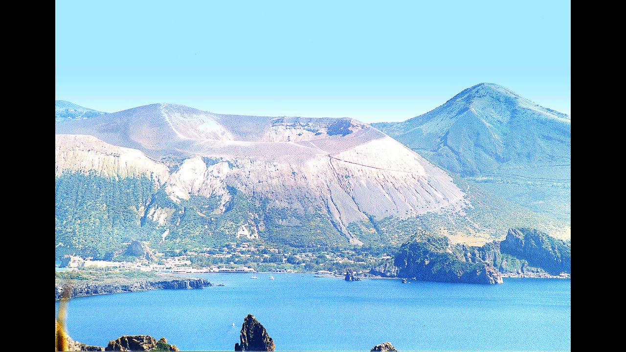 Sicile:  Vulcano, Stromboli.