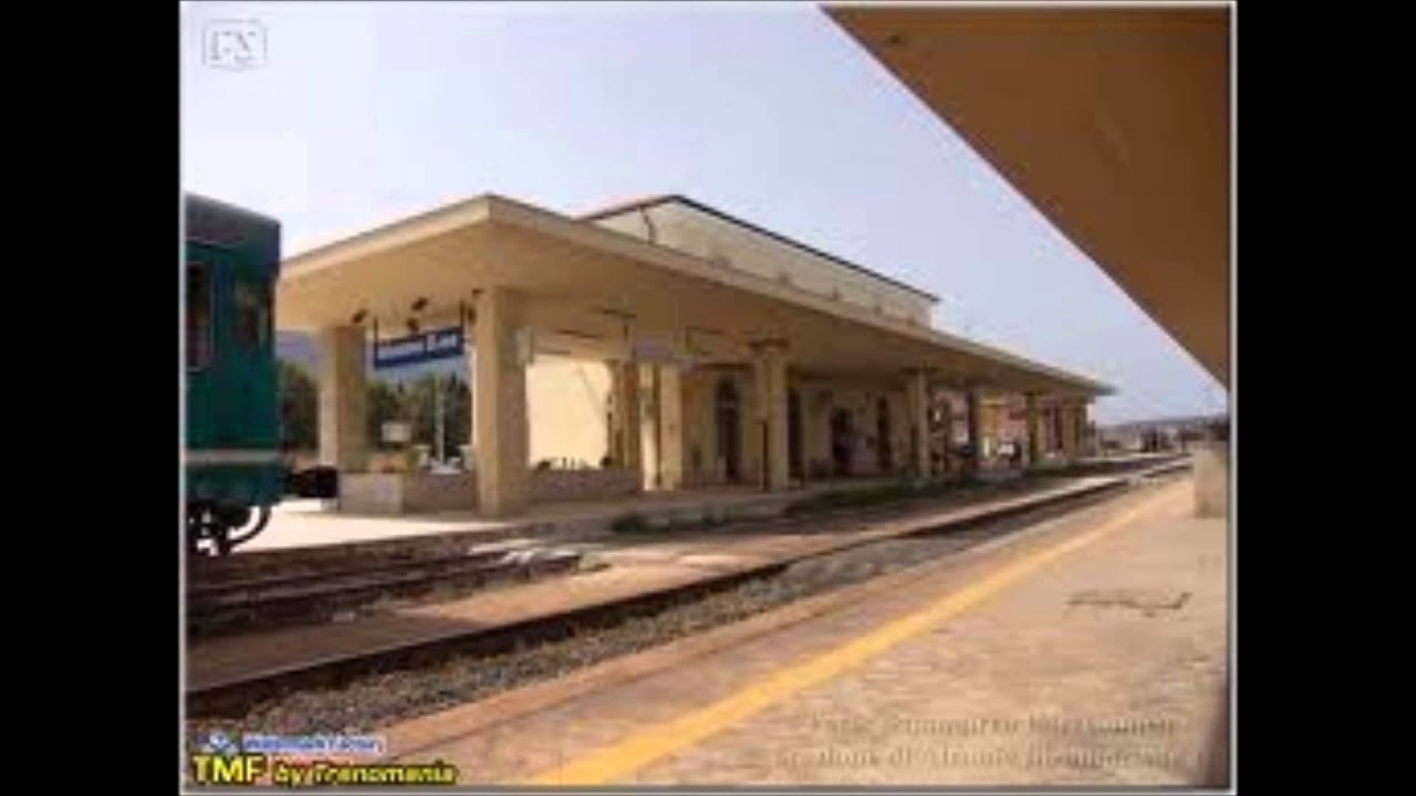 Annunci alla Stazione di Alcamo Diramazione