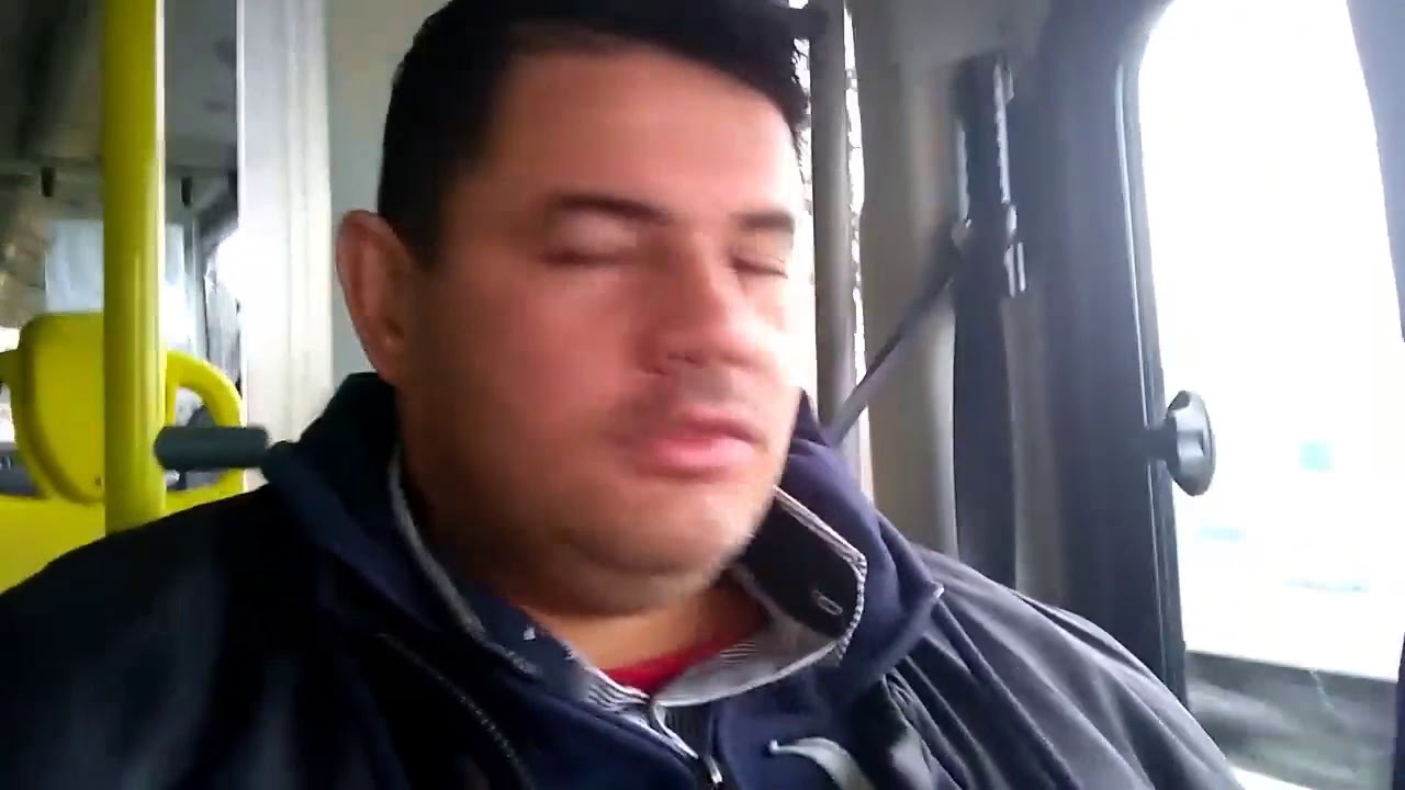 Tecnologia de &uacute;ltima gera&ccedil;&atilde;o, &ocirc;nibus que anda sozinho! 🚌