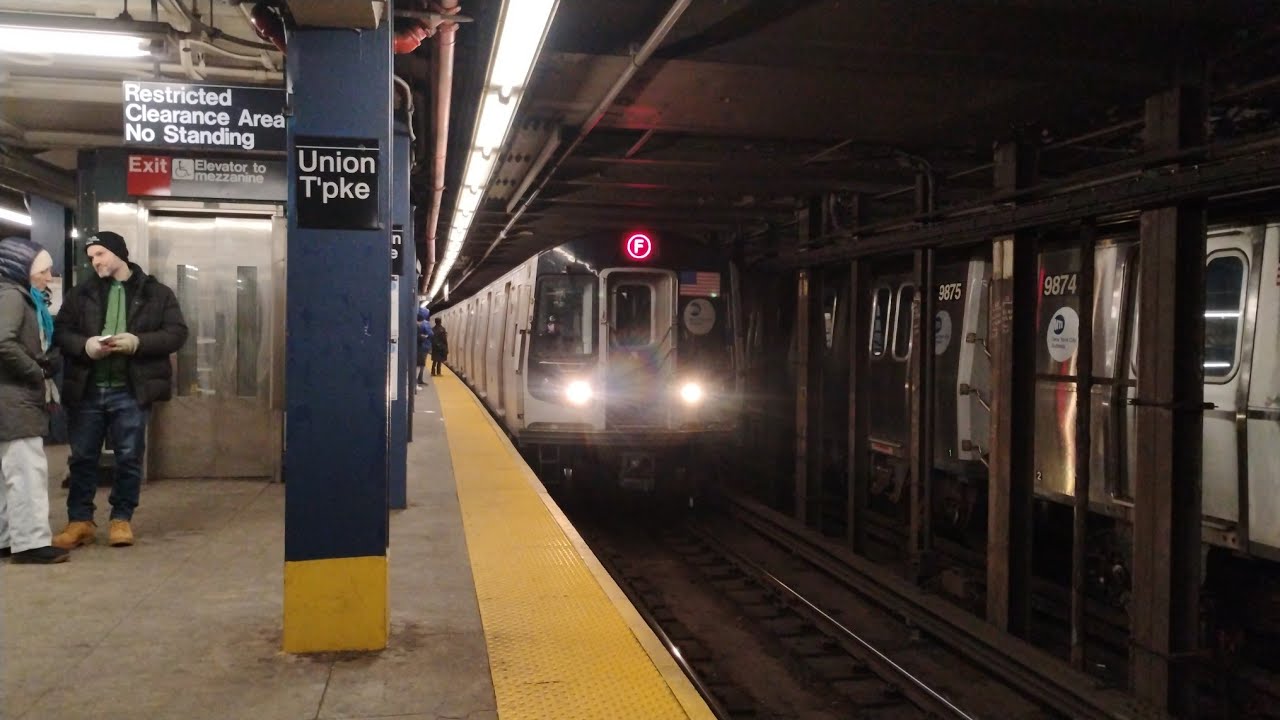 R160 #9926 (F) Express arriving at Kew Gardens - Union Turnpike [+ R160 9874]