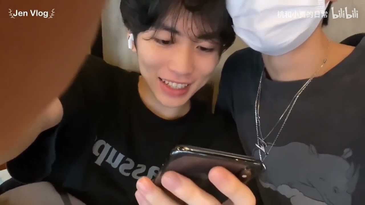 [Гей/BL] Когда ты больше всего хочешь меня поцеловать? Вопросы и ответы - Сяо Тао и Сяо Цзя