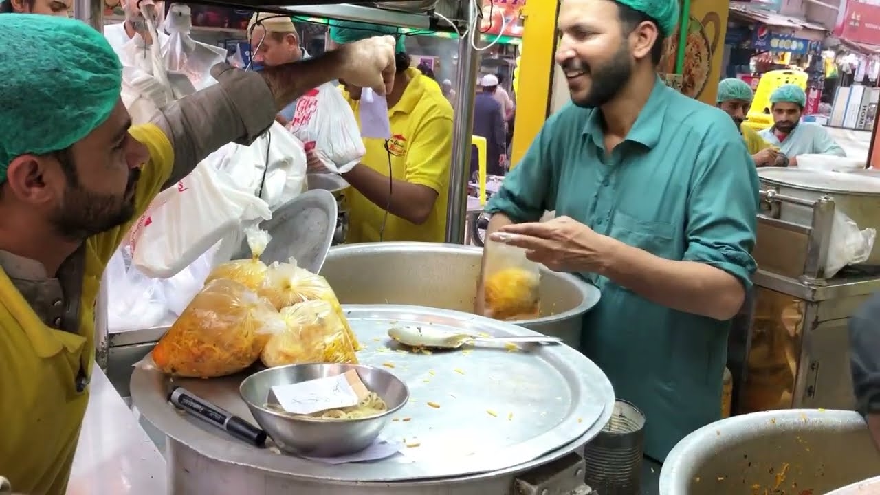 GOUSIA BOMBAY BIRYANI TARIQ ROAD KARACHI STREET FOOD