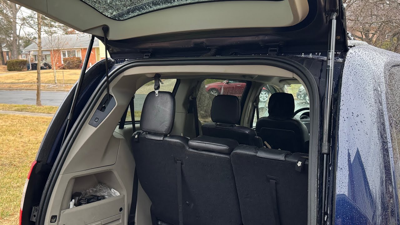 2014 Chrysler Town and Country Lift gate Struts Replacement: DIY 