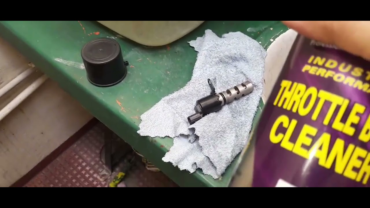 Toyota innova 1tr-fe #DIY cleaning of vvti solenoid valve and strainer,#automotive