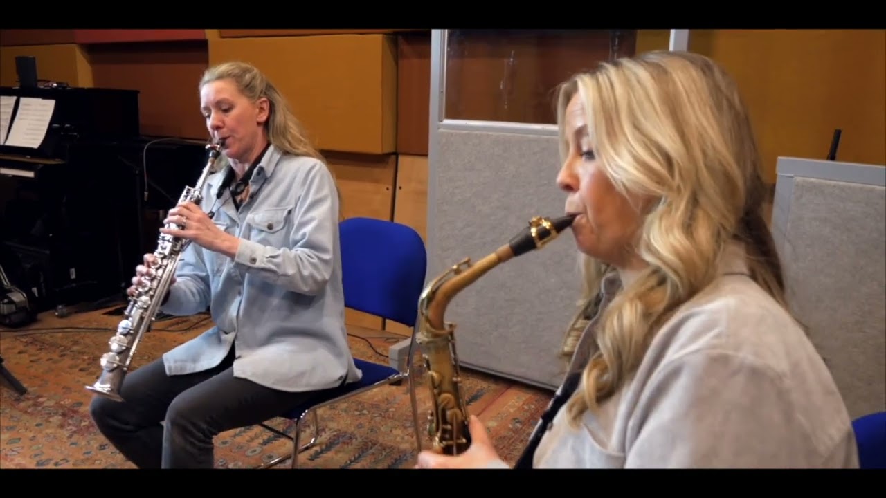 Pavane pour une infante defunte by Ravel (Pavane for a Dead Princess) performed by Marici Saxes