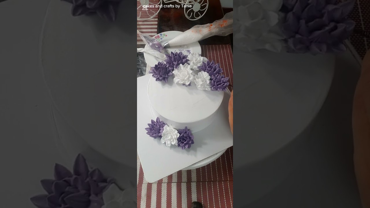 একই ডিজাইন যখন ক্লায়েন্ট অর্ডার করে🎂🥰💜🤍