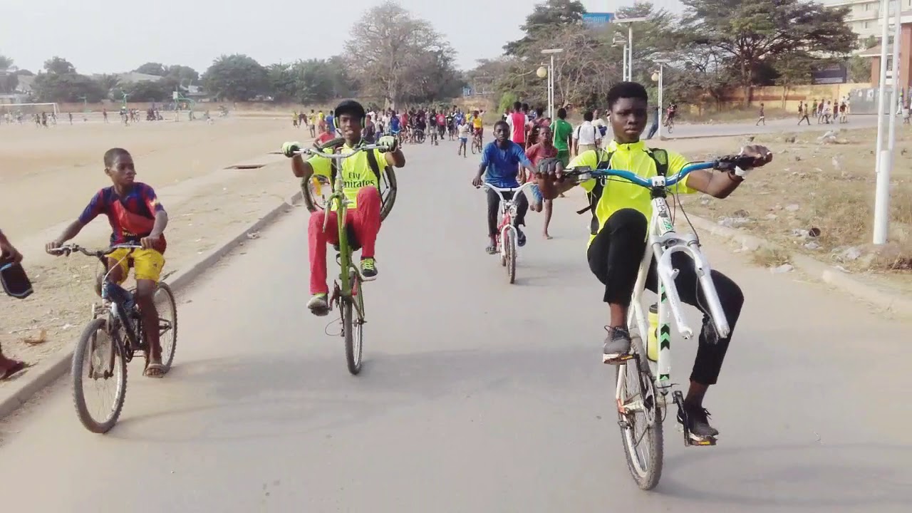 VTT DANS LE LYCEE DE TOKOIN LOME