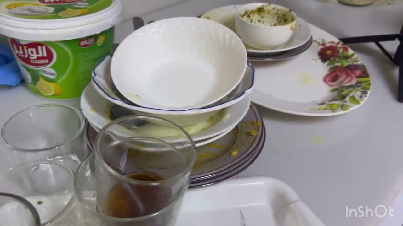ليه بنتك ماتساعدك
