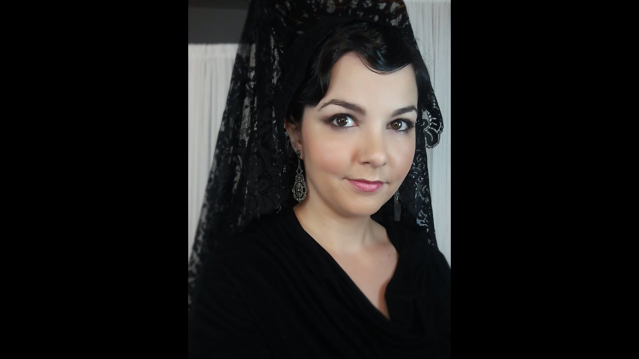 Maquillaje para vestir de mantilla