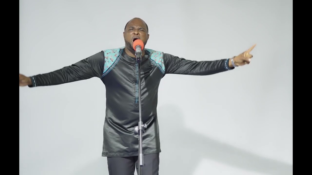 Siyakudumisa / Ria Vha Livhuwa/ Re A U leboga/ Tinovarumbidza. #Hymns Pastor Lavy