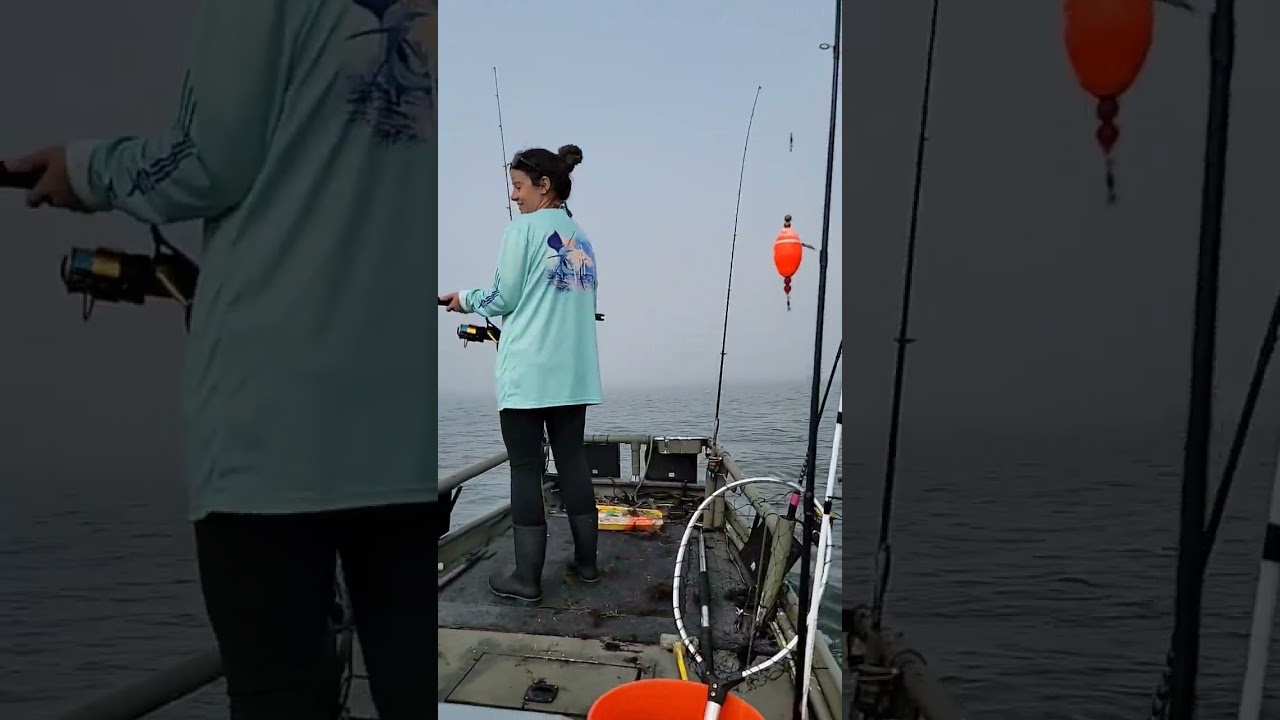 10 miles out in the Ocean in a 15 FT JON BOAT fishing for grouper and CRAZY FOG rolls in! #jonboat