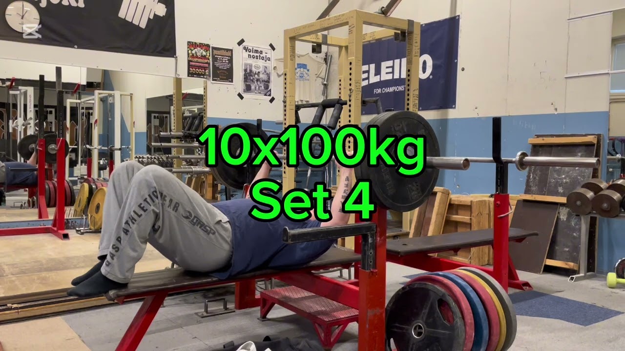 Paused bench press legs up. Pinkies on the rings. 5x10 100kg. BW 114,1kg. PR sets. 🤘🏻✨