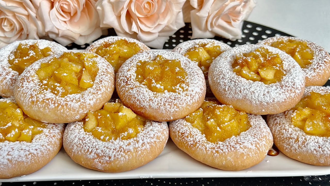 Самый простой рецепт яблочного бисквита в мире! Вкусно и готово за 10 минут!