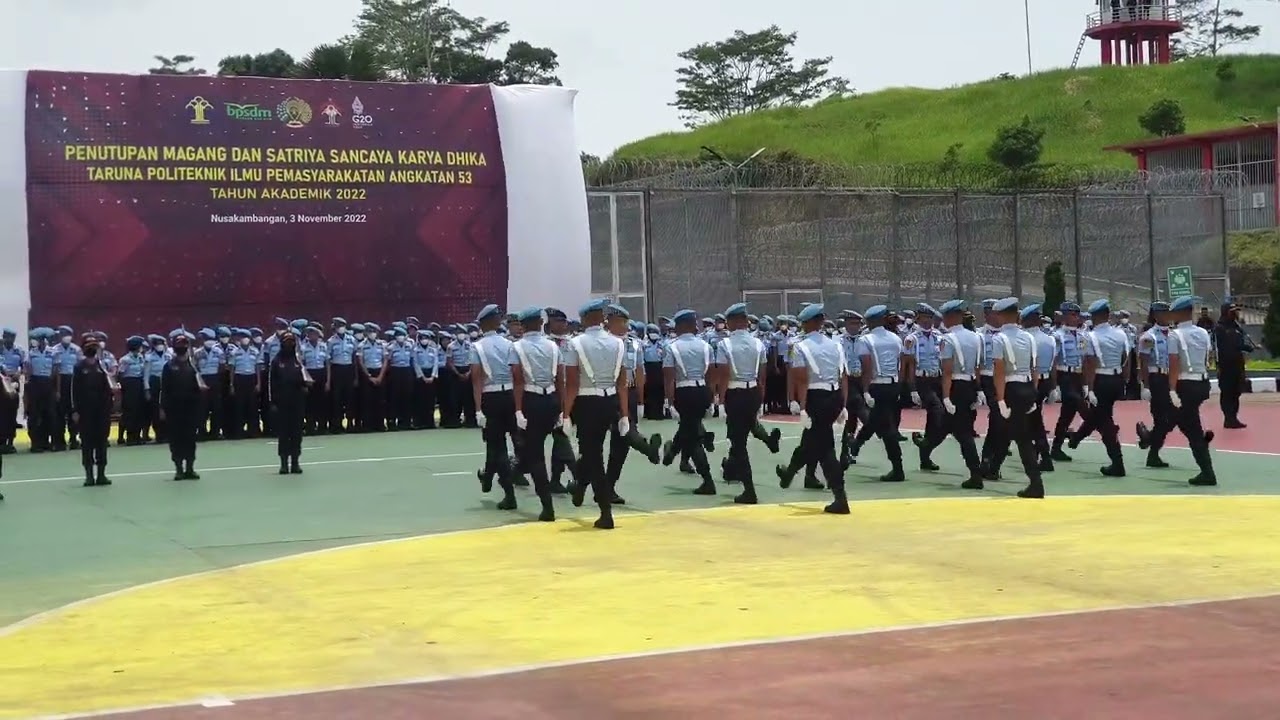 peragaan POLTEKIP 53 _ LKBB Senjata dan Robo Dance