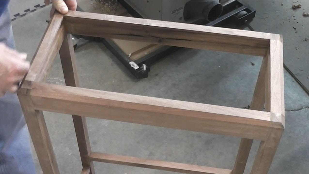 James Krenov Inspired Case - Making the Walnut Base