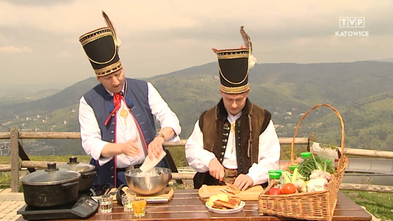 Rączka gotuje - chuda jewa i faszyrki z młodą kapustą na gęsto