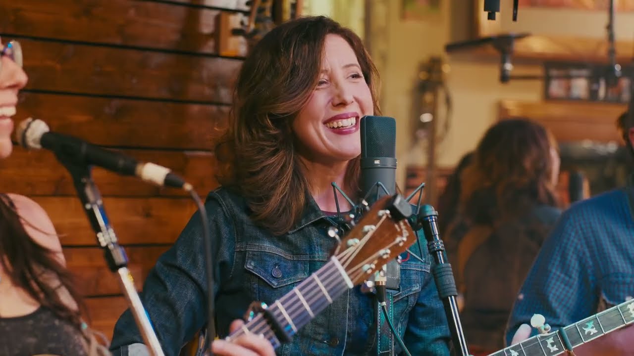 Fox Crossing Stringband performs 'Lonesome Pine'