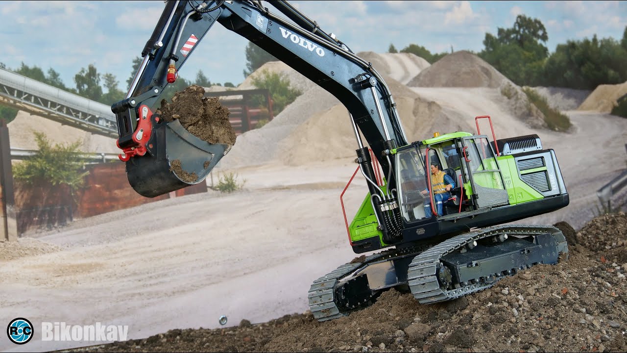 VOLVO EC380EL FULL METAL HYDRAULIC RC EXCAVATOR! RC CONSTRUCTION SITE! RC TRUCKS IN MOTION!