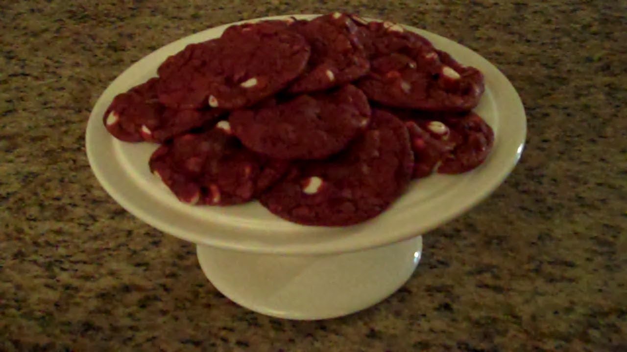 Red Velvet Cookies - Lynn's Recipes