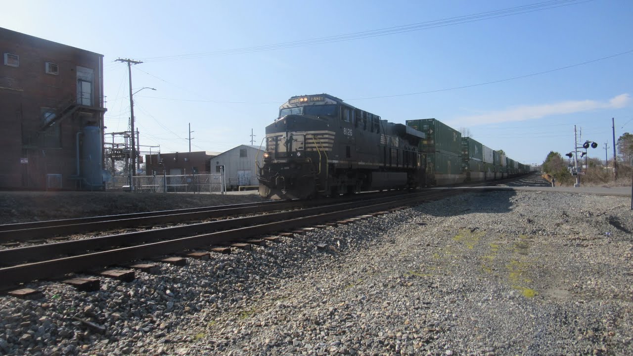 Norfolk Southern ES44AC 8126 Leads A Long 28R