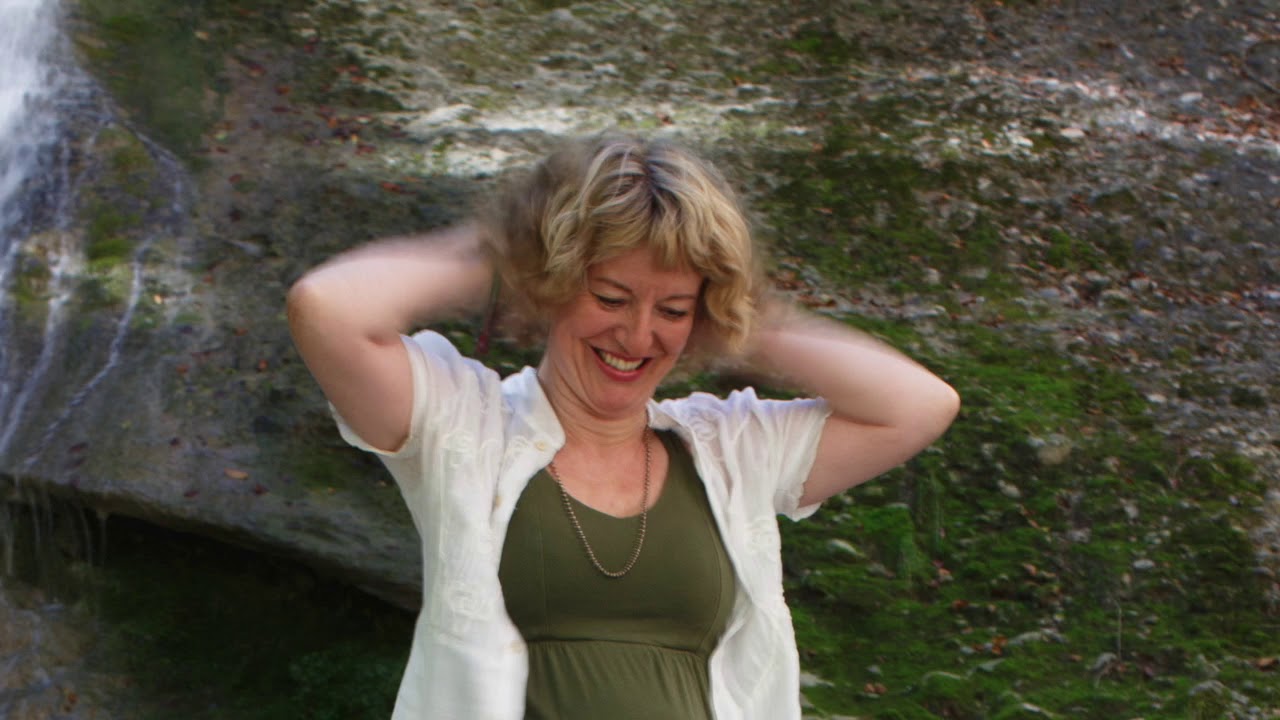 Lichtvoll – erdig – luftig | 5Rhythmen® mit Gabriella Johanns