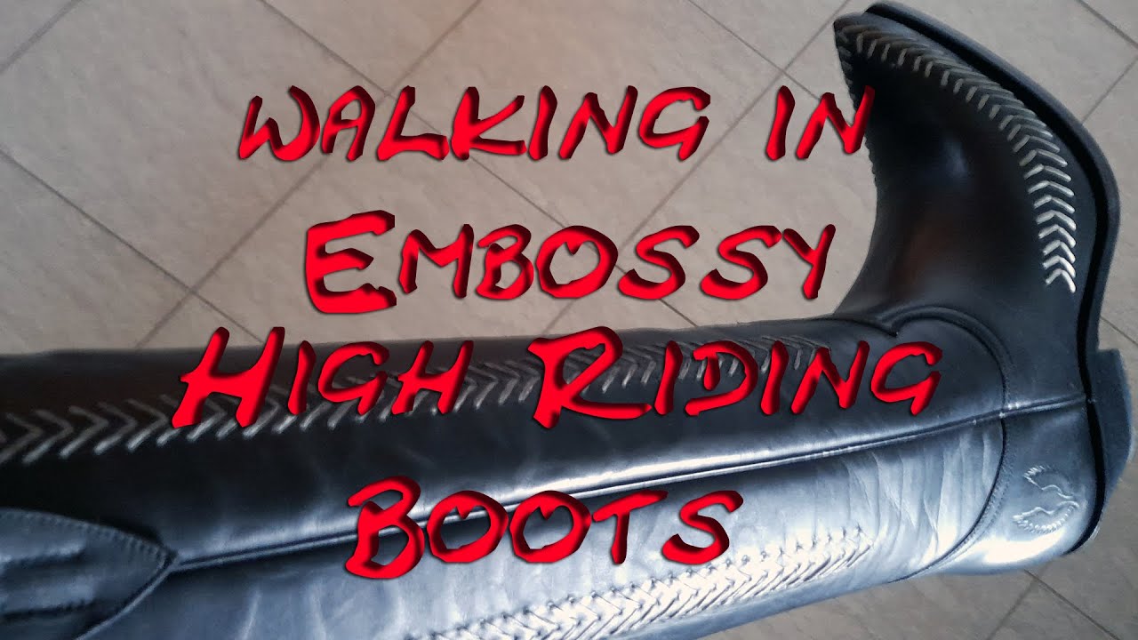 walking in Embossy High Riding Cowboyboots