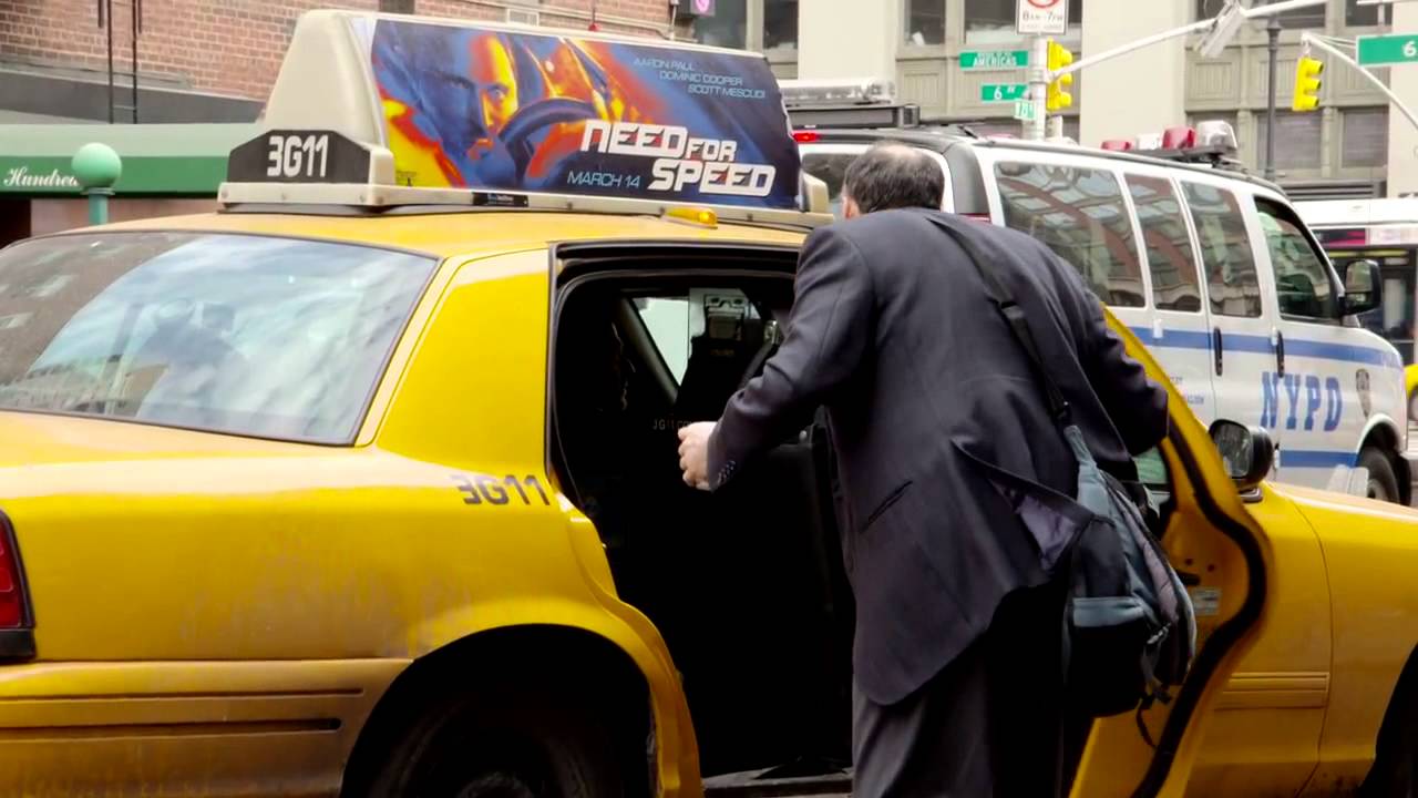 Funny Video- New York City Cab Driver Freaks Out Passengers With Huge Snake!