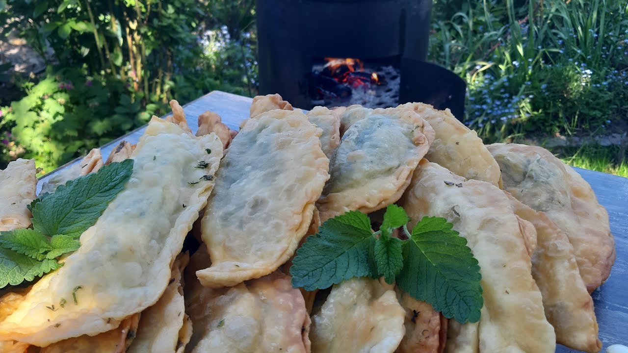 Teigtaschen Vegan / Vegetarisch Tschebureki Vegan / Vegetarisch im Wok/im Kazan
