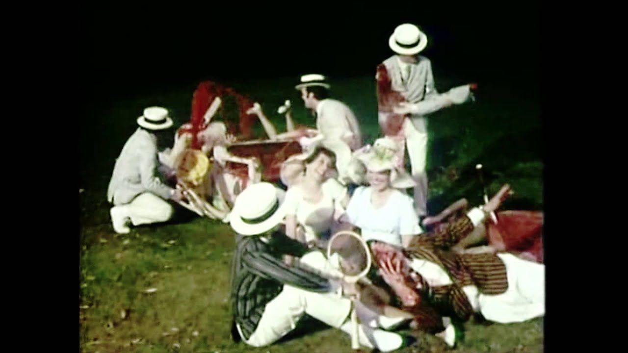 MONTY PYTHON &bull; SALAD DAYS